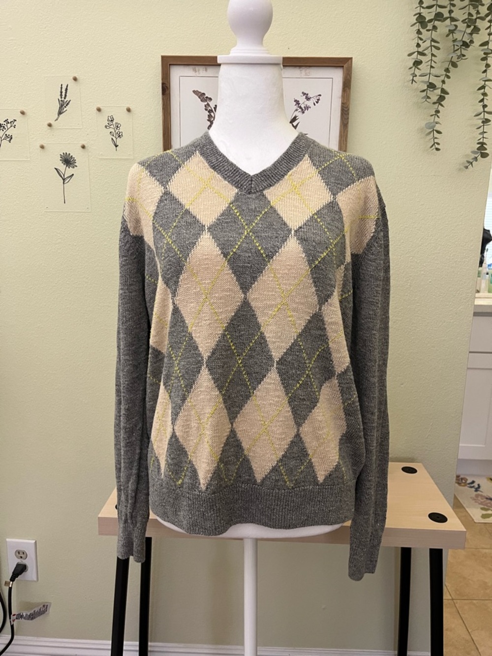 Uniqlo x Ines de la Fressange Linen/Cotton Grey & Cream Argyle V-Neck Sweater